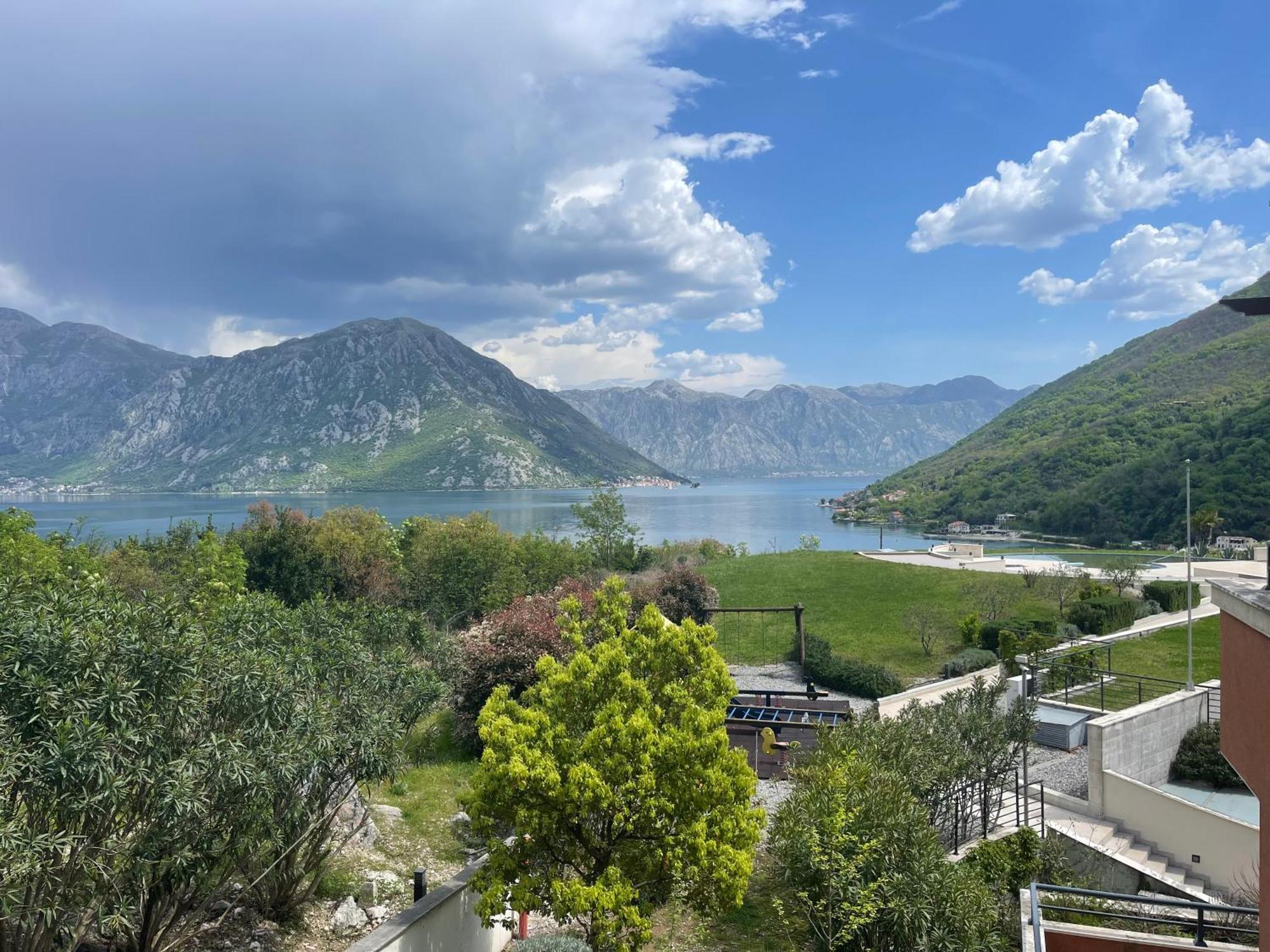 Lavender Bay Apartment B23 Kotor Buitenkant foto